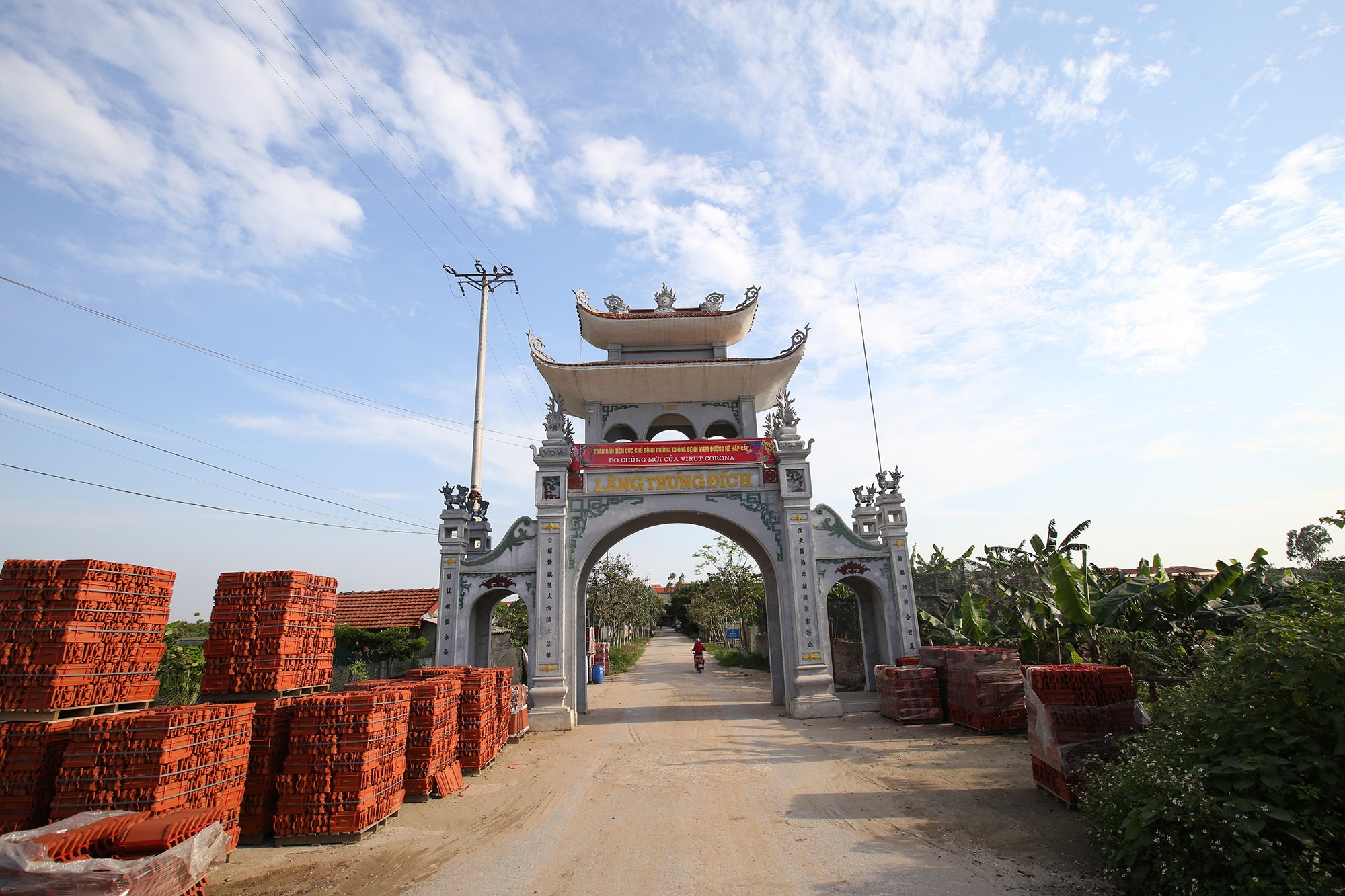 Vùng đất có nhiều cổng làng khủng - 21 Vùng đất có nhiều cổng làng khủng - 21