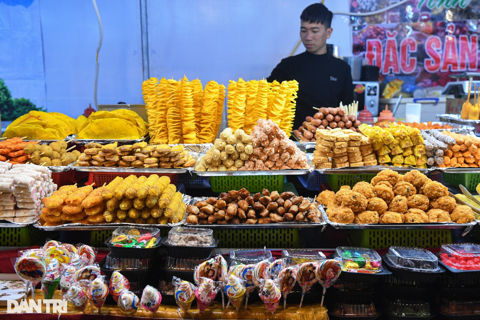 Khám phá phố đi bộ mới vừa khai trương tại công viên Thống Nhất ở Hà Nội - 12 Khám phá phố đi bộ mới vừa khai trương tại công viên Thống Nhất ở Hà Nội - 12