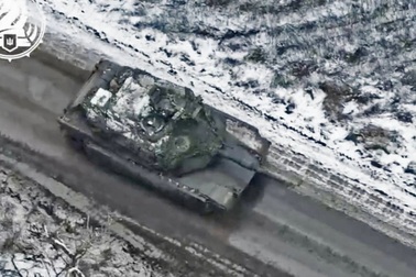 Nga nói bắn đạn "trăm phát, trăm trúng" vào xe tăng Abrams Ukraine sa lầy