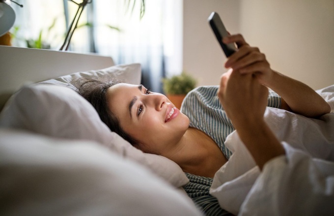 Nghe lời con trai nhắn tin thả thính vợ... già, ông chồng lại nhận cái kết đắng vì bị mắng không ngẩng nổi mặt - Ảnh 2. Nghe lời con trai nhắn tin thả thính vợ... già, ông chồng lại nhận cái kết đắng vì bị mắng không ngẩng nổi mặt - Ảnh 2.