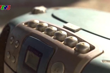 Màn biểu diễn bẻ ngược đầu ra sau trong cuộc thi “Tìm kiếm tài năng Việt Nam” khiến nhiều người kinh ngạc