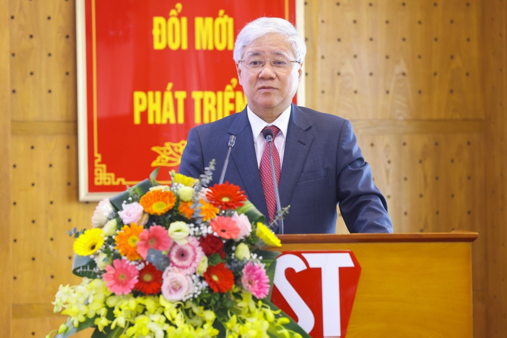 Chủ tịch Ủy ban TW MTTQ Việt Nam thăm NXB Chính trị quốc gia Sự thật - 2 Chủ tịch Ủy ban TW MTTQ Việt Nam thăm NXB Chính trị quốc gia Sự thật - 2