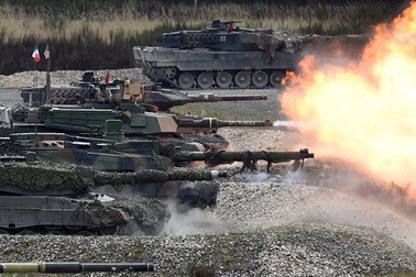 Áo vượt qua Mỹ - Đức, về nhất trong cuộc thi xe tăng của NATO