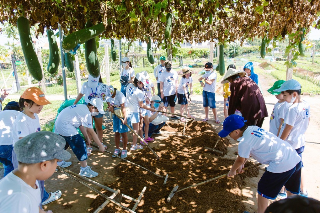 Nghẹn ngào khoảnh khắc chia xa trong lễ tốt nghiệp khóa hè ILA - 4 Nghẹn ngào khoảnh khắc chia xa trong lễ tốt nghiệp khóa hè ILA - 4
