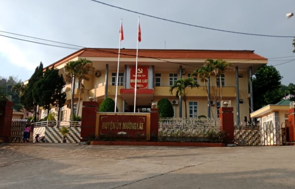 Đưa khỏi quy hoạch 4 cán bộ chủ chốt vì sinh con thứ 3 - 1 Đưa khỏi quy hoạch 4 cán bộ chủ chốt vì sinh con thứ 3 - 1