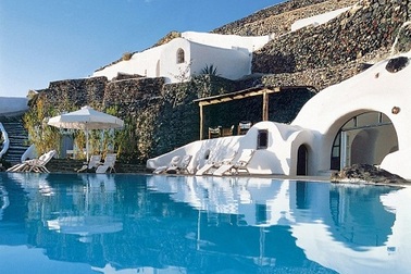 Kỳ thú khách sạn "thiên đường" trong lòng núi