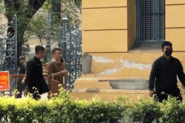 Vy Oanh, Đàm Vĩnh Hưng vội vã rời tòa, Thủy Tiên phản ứng gì khi vắng mặt?