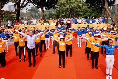 Đăng kí đi bộ 10 nghìn bước chân được tặng ngay gói khám 2 triệu đồng mỗi người