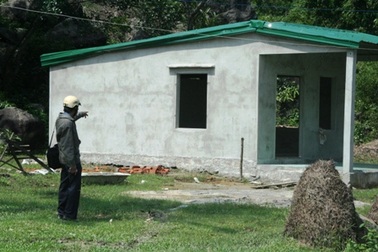 Ồ ạt xây nhà tạm chờ dự án quy hoạch đền bù