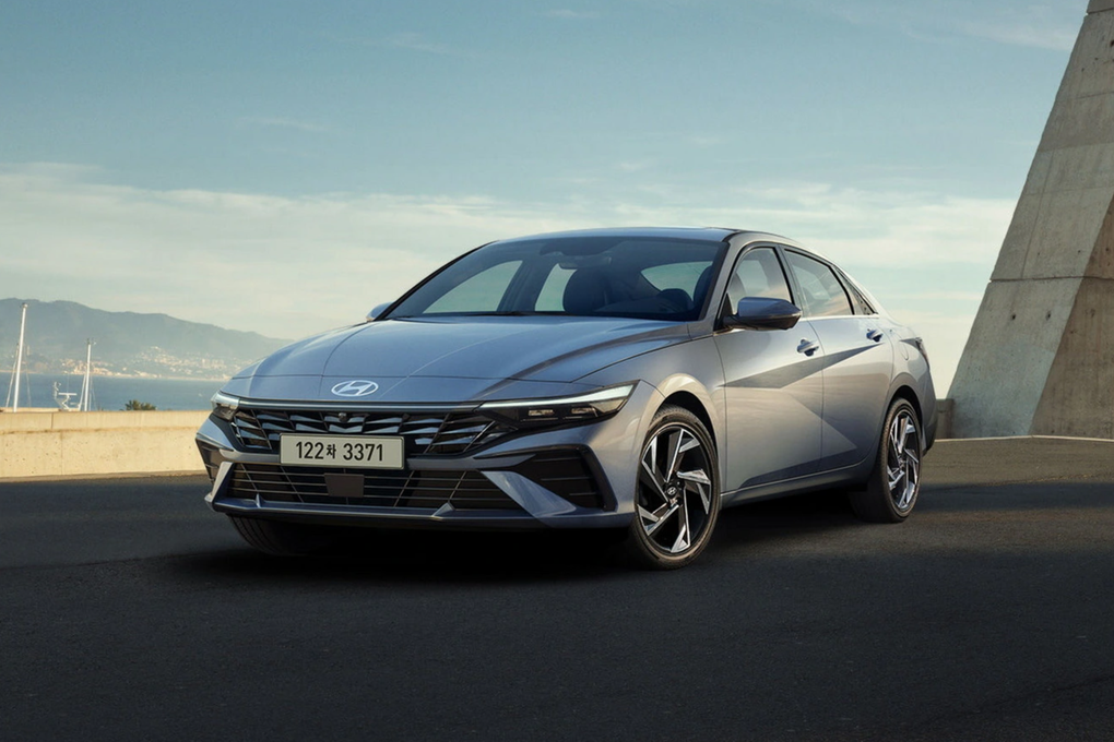 Hyundai Elantra 2024 có nhiều trang bị sẽ ghi điểm với khách Việt - 4 Hyundai Elantra 2024 có nhiều trang bị sẽ ghi điểm với khách Việt - 4