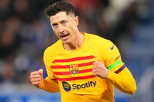 Lewandowski giúp Barcelona cầm hòa Napoli trên đất Italy