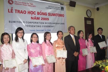 60 sinh viên xuất sắc nhận học bổng Sumitomo
