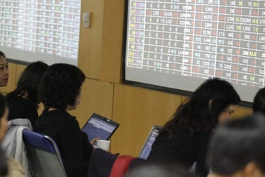 Tiền âm thầm rút khỏi chứng khoán