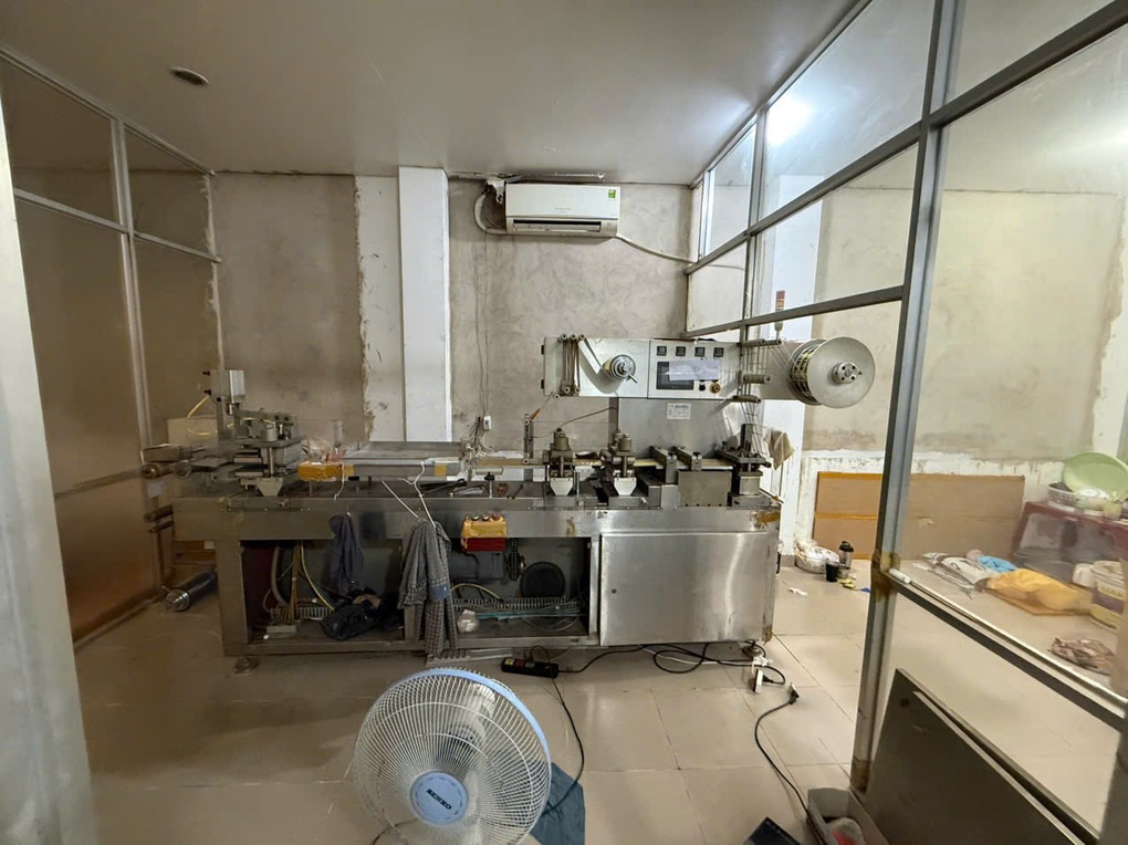 Phá đường dây sản xuất đông dược trái phép ở TPHCM - 2