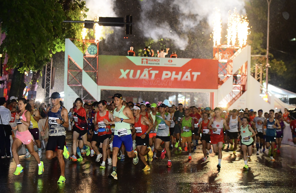 Marathon Quốc tế Hà Nội Techcombank mùa 3: Hành trình của tinh thần thể thao kiên định, mạnh mẽ - 1 Marathon Quốc tế Hà Nội Techcombank mùa 3: Hành trình của tinh thần thể thao kiên định, mạnh mẽ - 1