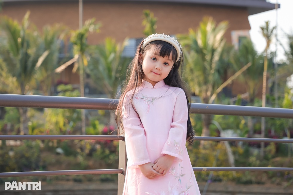 Ca sĩ Nguyễn Ngọc Anh và ký ức về Tết xưa, bán hàng xén cho bà ngoại - 5 Ca sĩ Nguyễn Ngọc Anh và ký ức về Tết xưa, bán hàng xén cho bà ngoại - 5