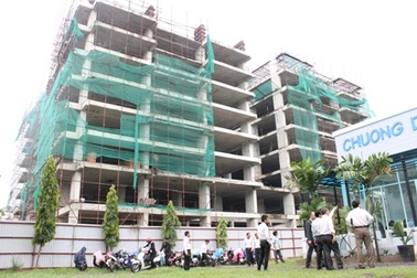 Giá giảm, thị trường bất động sản “nhúc nhích”