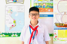 Bộ trưởng Bộ GD&ĐT tặng bằng khen học sinh lớp 7 dũng cảm cứu người