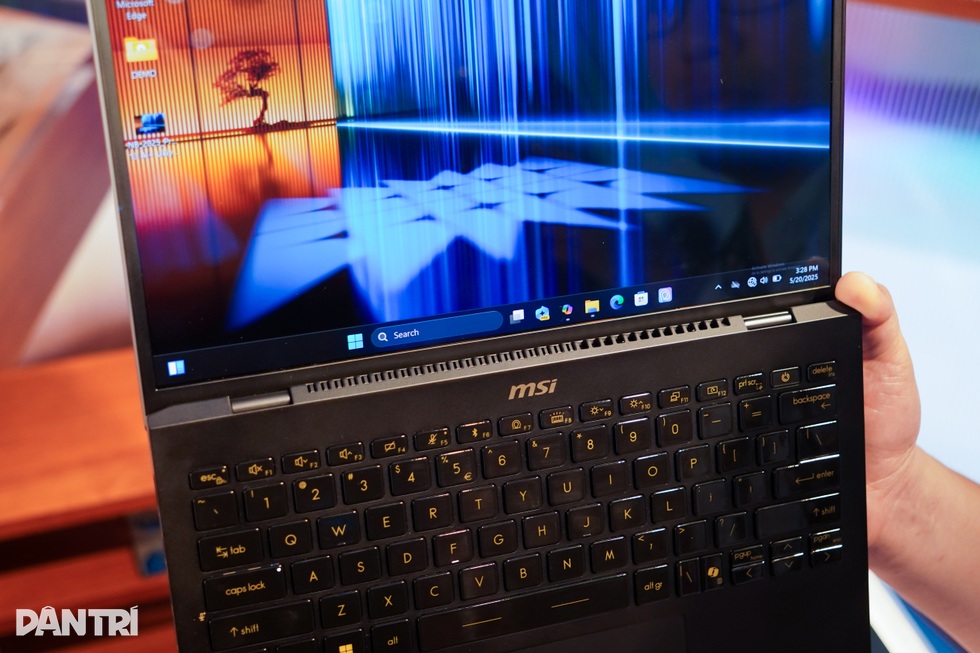 Computex 2025: Laptop AI có mặt lưng tranh sơn mài thủ công - 18 Computex 2025: Laptop AI có mặt lưng tranh sơn mài thủ công - 18