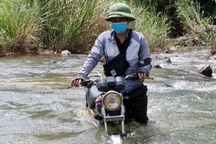 Những người trèo đèo, lội suối, ăn cơm nắm muối vừng giữa rừng ngày Tết