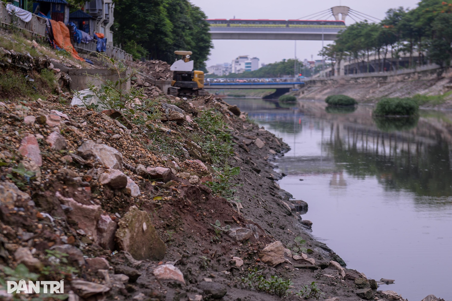 Hiện trạng sông Tô Lịch trước ngày được hồi sinh - 6 Hiện trạng sông Tô Lịch trước ngày được hồi sinh - 6