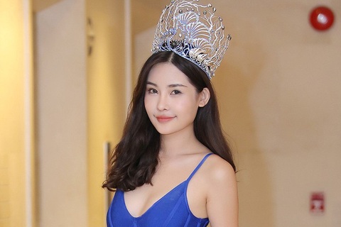 “Tôi cũng không nhận ra mình trong ảnh khi đăng quang Hoa hậu Đại dương”