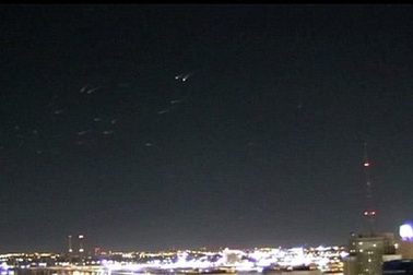 Vệt sáng "lươn nhảy múa” trên bầu trời Mỹ gây sốt