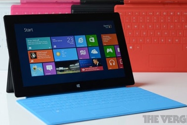Lãnh đạo Microsoft rao bán máy tính bảng Surface RT