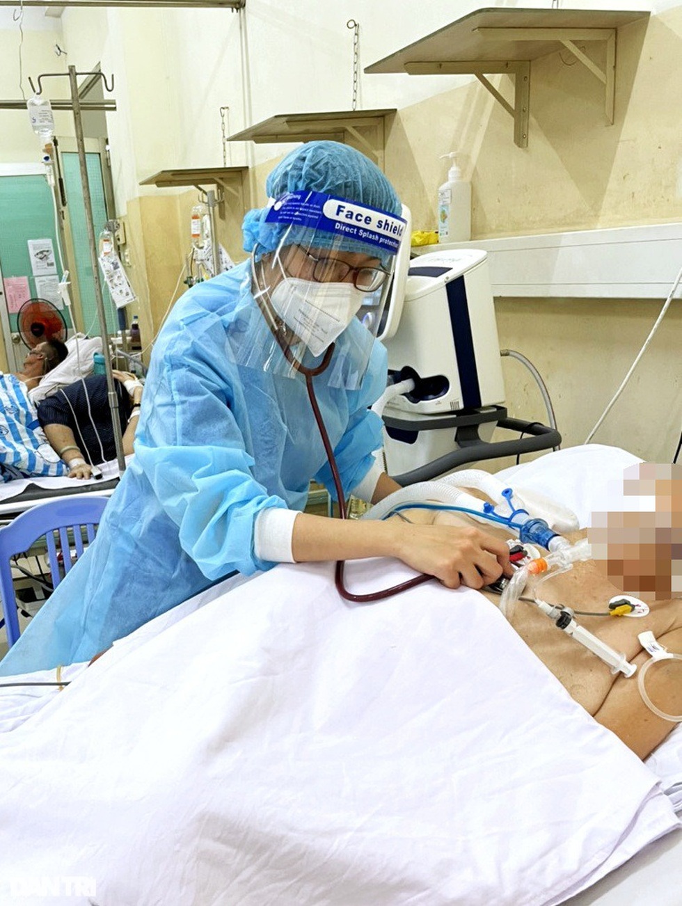 Vợ chồng giảng viên trường y dốc sức đưa nhiều F0 từ cửa tử trở về - 6 Vợ chồng giảng viên trường y dốc sức đưa nhiều F0 từ cửa tử trở về - 6