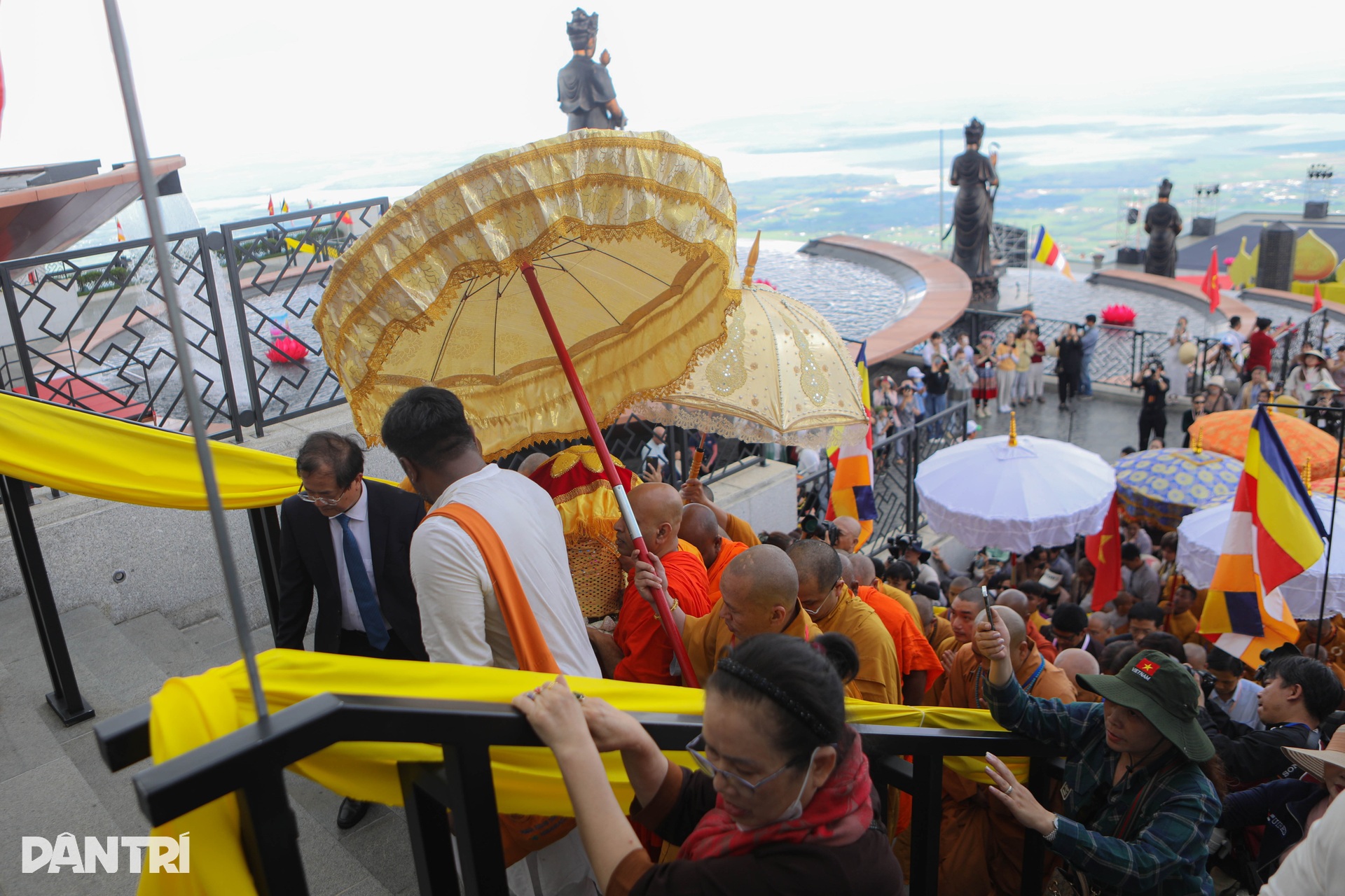 Xá lợi Đức Phật được cung thỉnh về ngọn núi cao nhất Nam bộ - 4