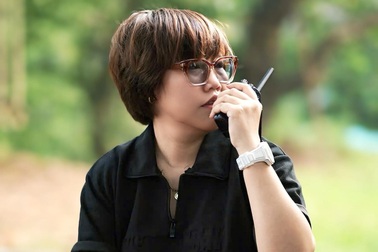 Đạo diễn Giang Thanh kể áp lực làm phim hành động, ông xã là chỗ dựa