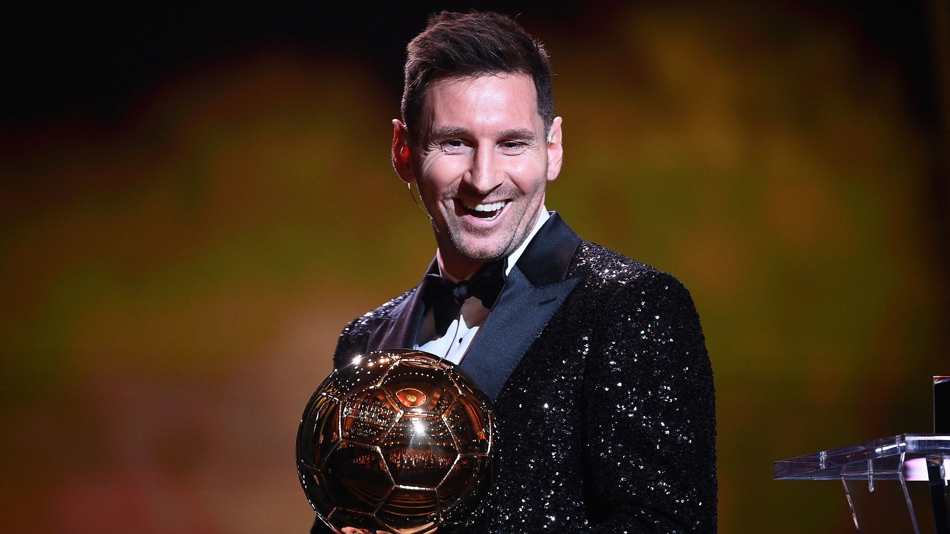 Lionel Messi: Đôi chân nhỏ bé và kỳ quan của bóng đá thế giới - 1 Lionel Messi: Đôi chân nhỏ bé và kỳ quan của bóng đá thế giới - 1