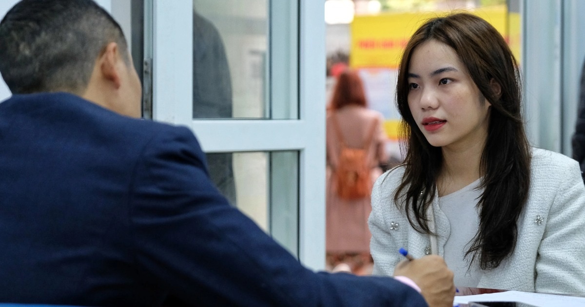 Đề xuất hưởng trợ cấp thất nghiệp 75% lương, không giới hạn 12 tháng