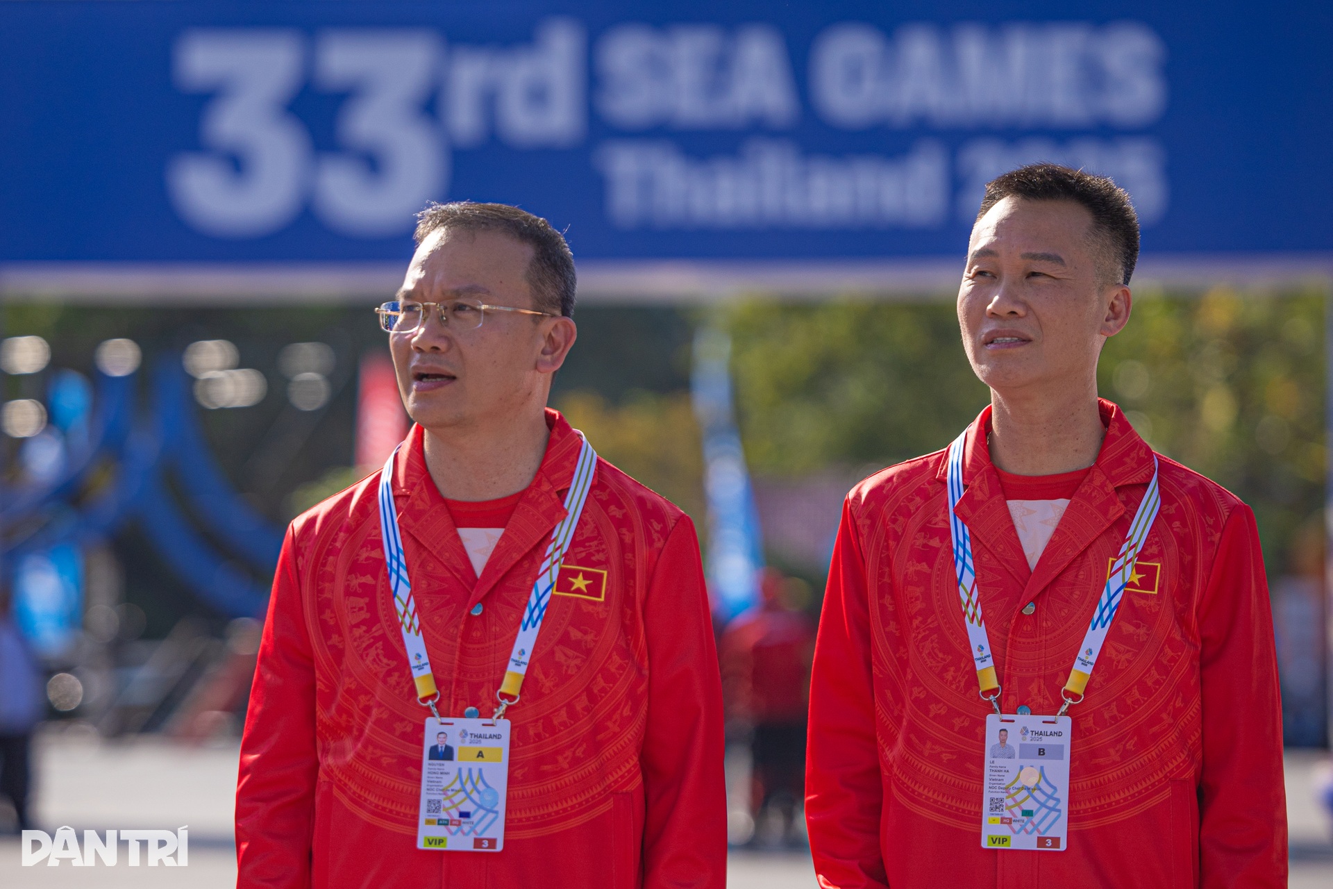 Quốc kỳ Việt Nam tung bay trong lễ thượng cờ tại SEA Games 33 - 5
