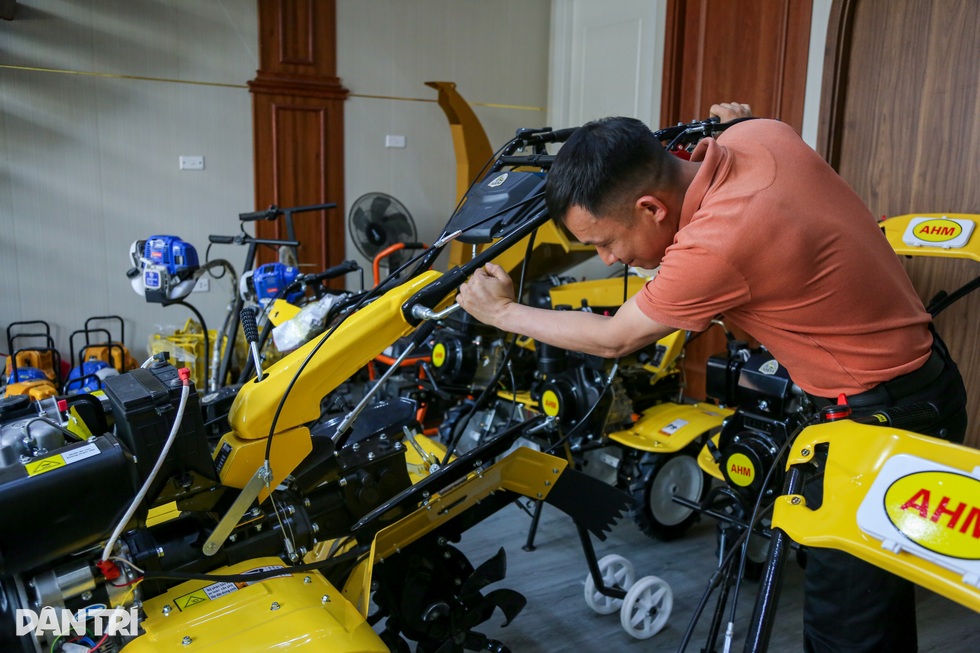 Những nông dân không bằng cấp, sáng chế máy móc đi 5 châu - 26 Những nông dân không bằng cấp, sáng chế máy móc đi 5 châu - 26