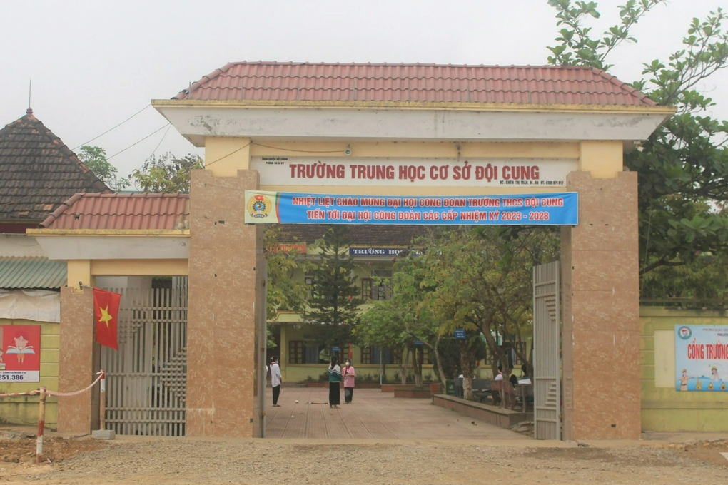 Nam sinh lớp 7 bị bạn đánh trọng thương từ mâu thuẫn trong giờ ra chơi - 1 Nam sinh lớp 7 bị bạn đánh trọng thương từ mâu thuẫn trong giờ ra chơi - 1