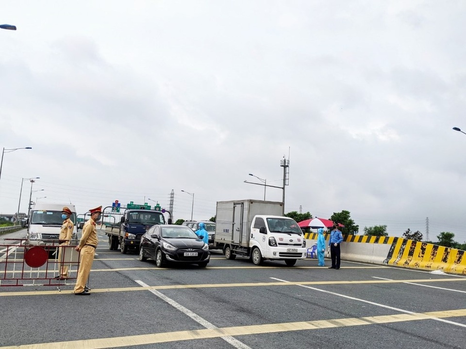 Thủ tướng: Phong tỏa phạm vi gọn, hạn chế ảnh hưởng bất lợi đến người dân - 1 Thủ tướng: Phong tỏa phạm vi gọn, hạn chế ảnh hưởng bất lợi đến người dân - 1