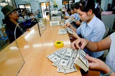 Giá USD giảm chỉ còn 20.560 VND