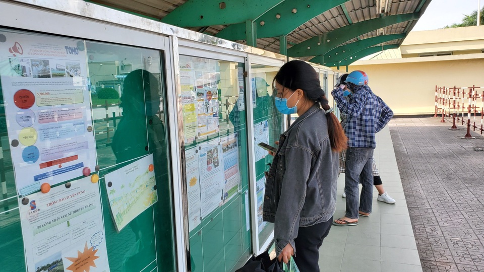 Hà Nội: Doanh nghiệp nhỏ đỏ mắt tìm lao động thời vụ - 3 Hà Nội: Doanh nghiệp nhỏ đỏ mắt tìm lao động thời vụ - 3