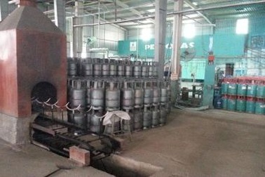 Bà chủ sản xuất lậu 4 vạn "quả bom" gas lĩnh 9 tháng tù