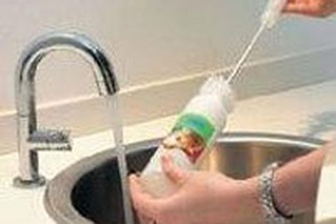 Tiêu chảy do bú bình cao gấp đôi so với bú mẹ