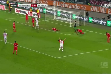 Mueller giúp Bayern Munich thắng trận cuối năm 2015 ở Bundesliga