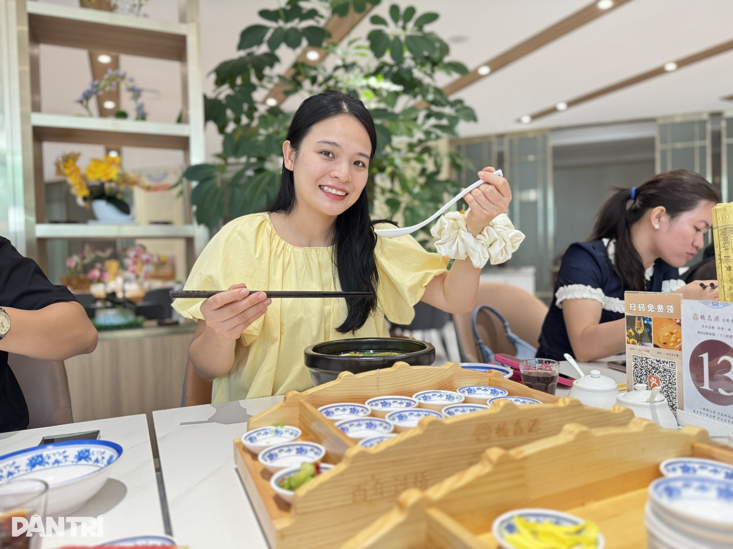 Tour Trung Quốc 3 triệu đồng, khách Việt chi tiền mua sắm gấp 3-4 lần - 2 Tour Trung Quốc 3 triệu đồng, khách Việt chi tiền mua sắm gấp 3-4 lần - 2