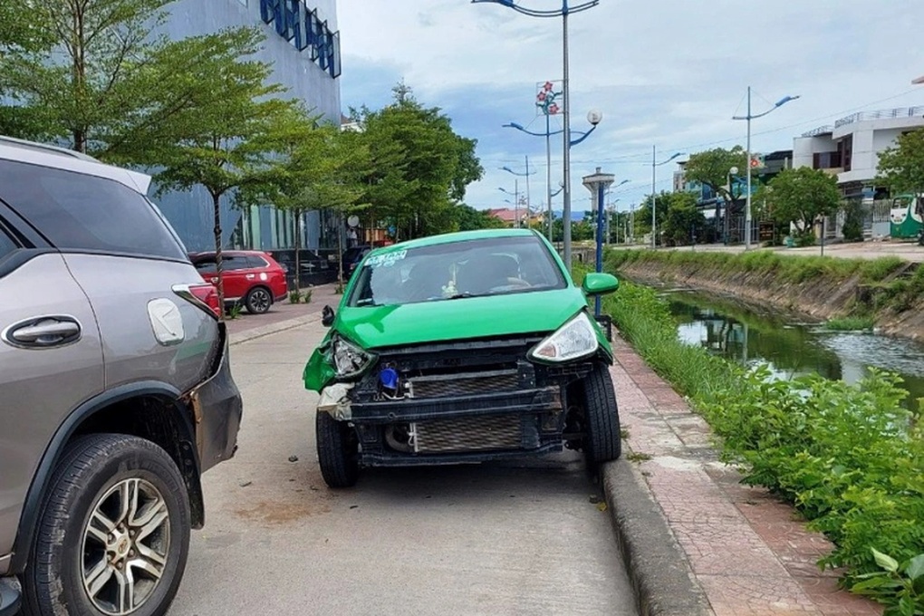 Bắt giữ ba nghi phạm giết tài xế taxi Mai Linh để cướp xe - 1 Bắt giữ ba nghi phạm giết tài xế taxi Mai Linh để cướp xe - 1