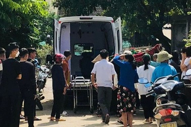 Bắt tạm giam nam sinh lớp 11 đâm chết bạn cùng trường