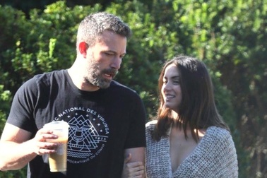 Ben Affleck hò hẹn với Ana de Armas