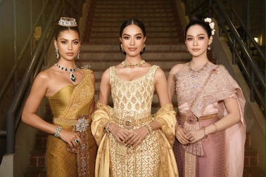 Dàn hoa hậu dẫn đoàn thể thao tại lễ khai mạc SEA Games 33