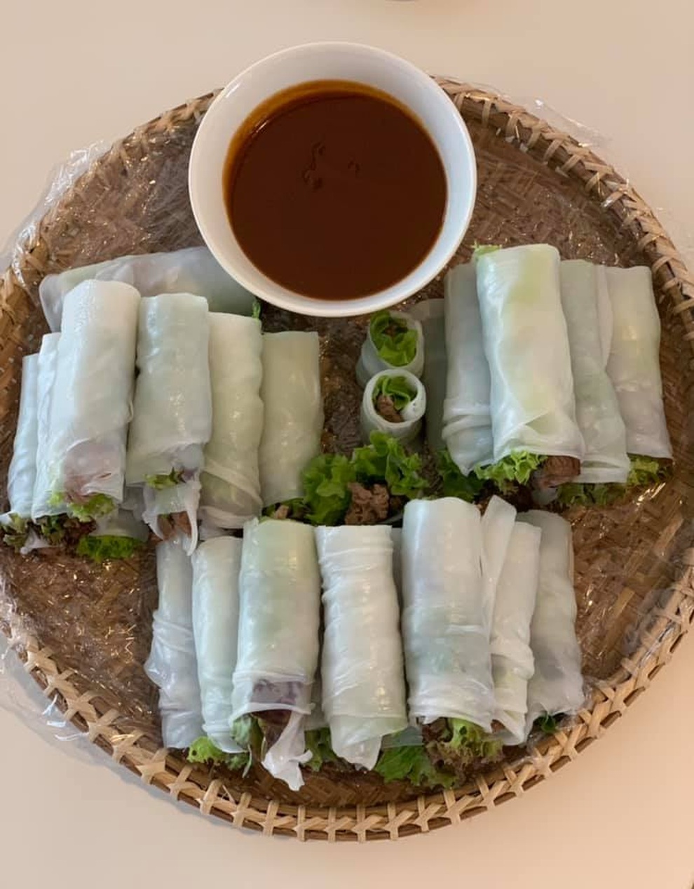 Cặp vợ chồng làm món bánh cuốn đậm hương vị Việt giữa trời Âu - 7 Cặp vợ chồng làm món bánh cuốn đậm hương vị Việt giữa trời Âu - 7