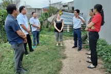 "Tết này gia đình sẽ có nhà mới ở rồi, cảm ơn bạn đọc Dân trí nhiều lắm!"