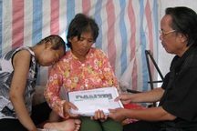 Bệnh quá nặng, chị Xuân xuất viện về nhà chờ chết